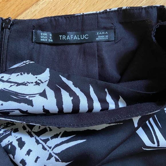 2 for $30 🥥 Zara cute wrap mini skirt - Picture 3 of 7